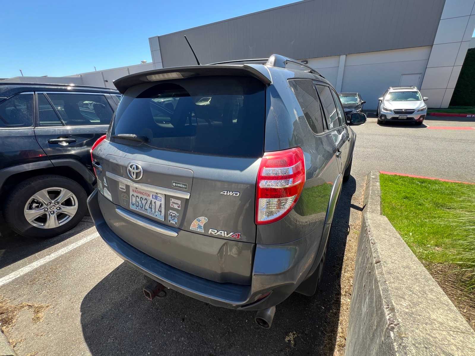 Thumbnail: 2011 Toyota RAV4 - 11