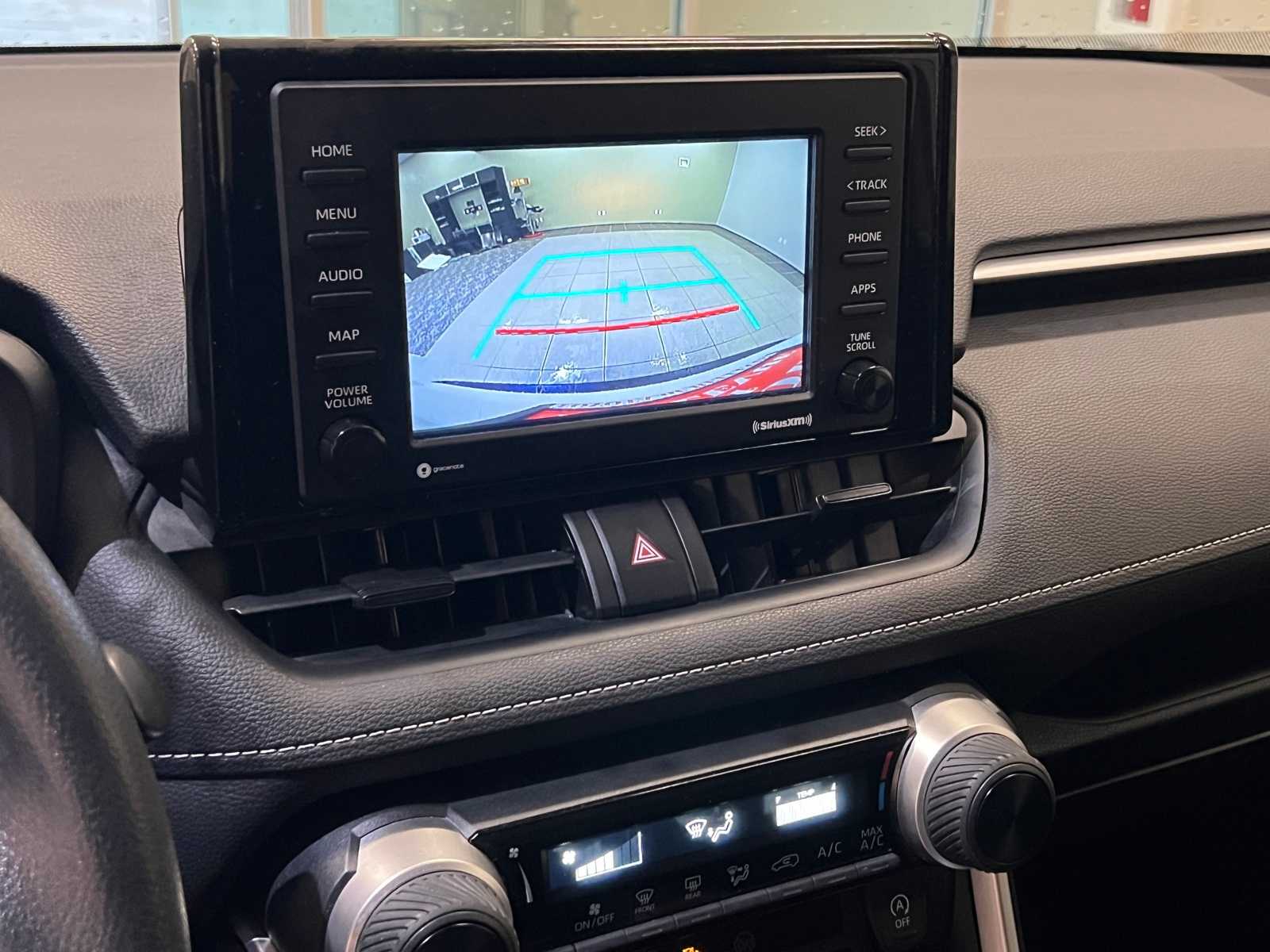 Thumbnail: 2021 Toyota RAV4 - 25