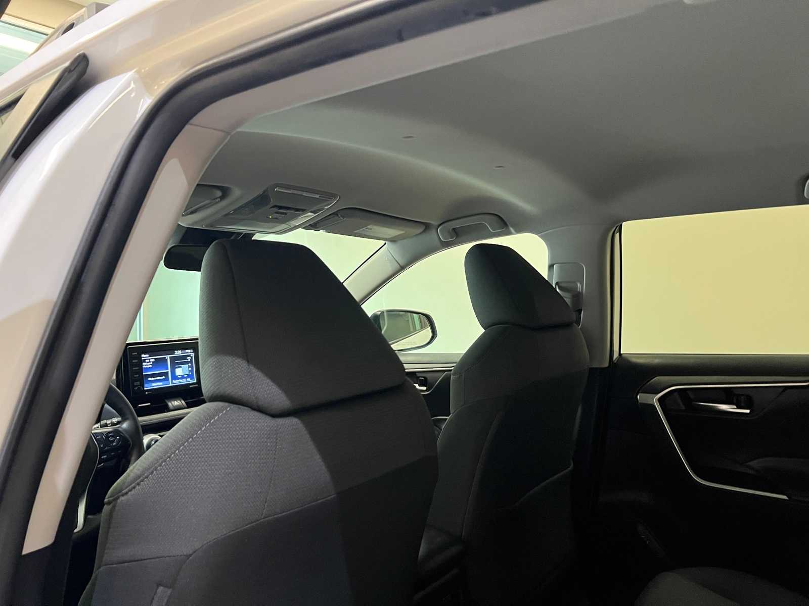 Thumbnail: 2021 Toyota RAV4 - 12