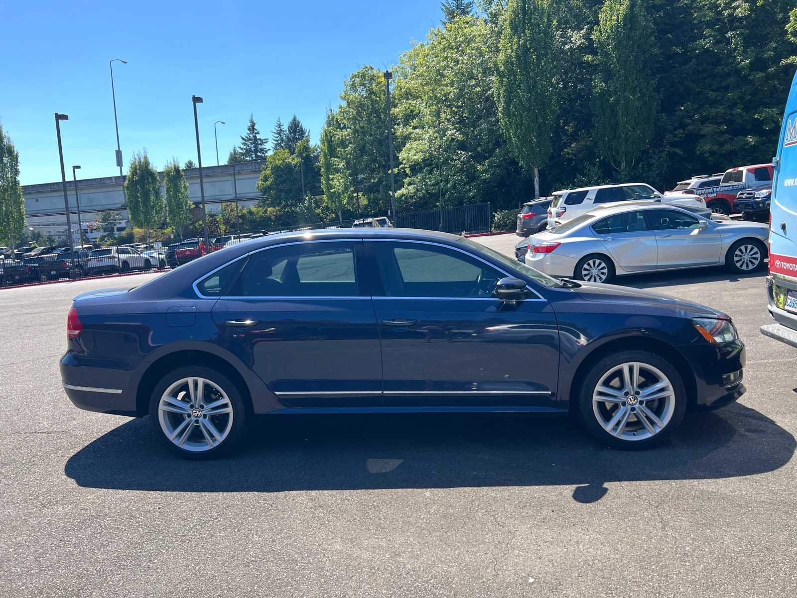 Thumbnail: 2015 Volkswagen Passat - 9