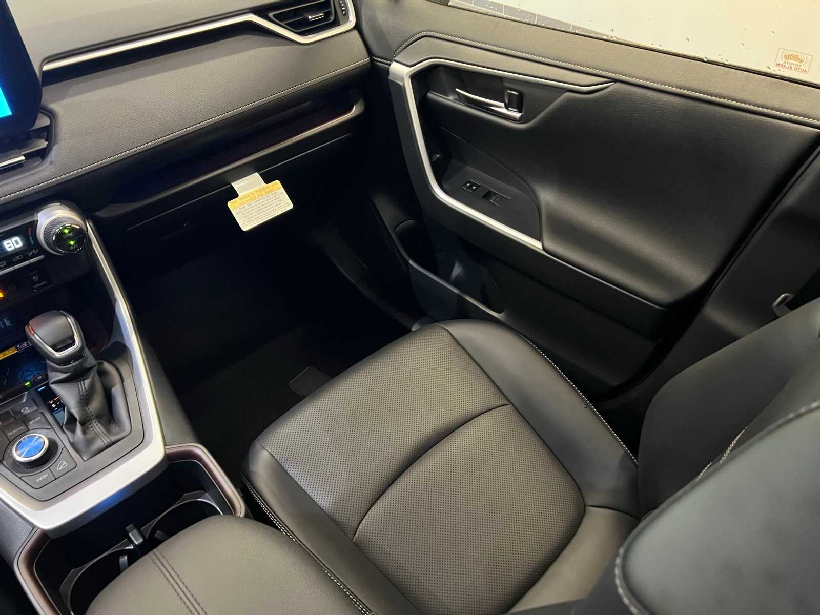 Thumbnail: 2025 Toyota RAV4 - 11