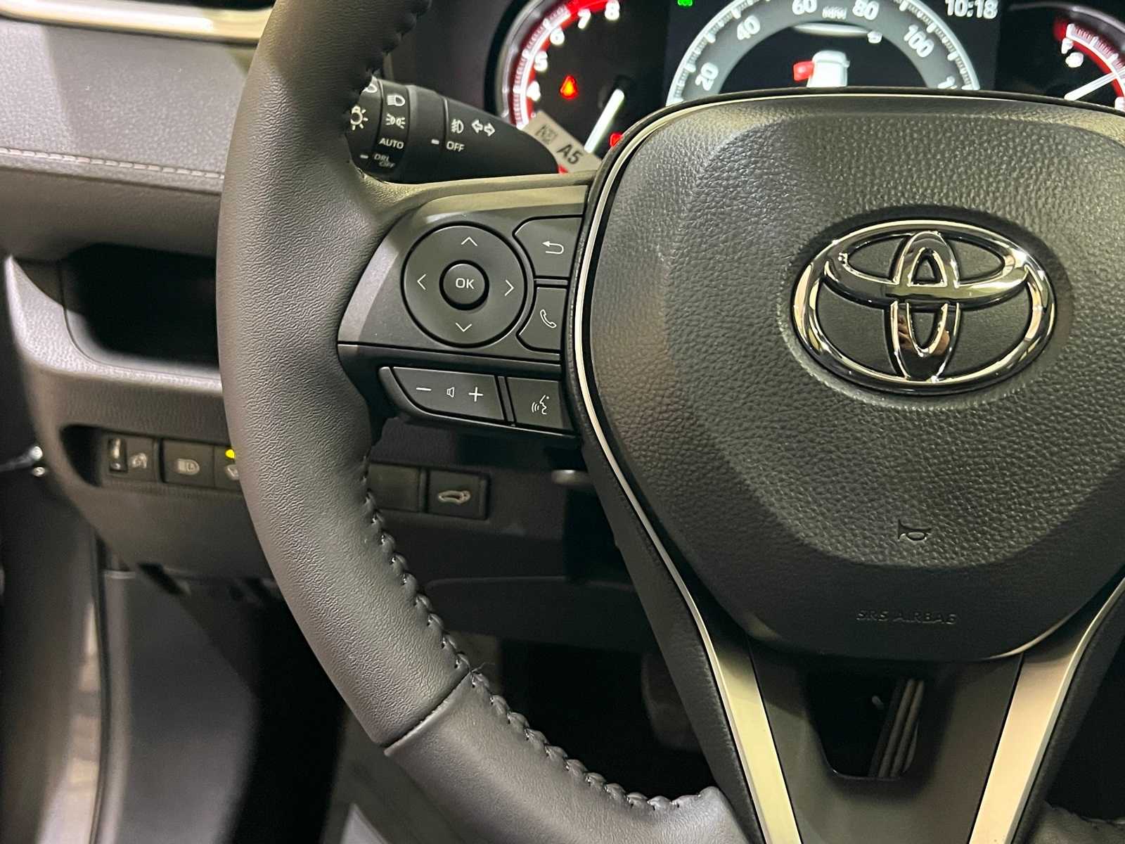 Thumbnail: 2025 Toyota RAV4 - 21