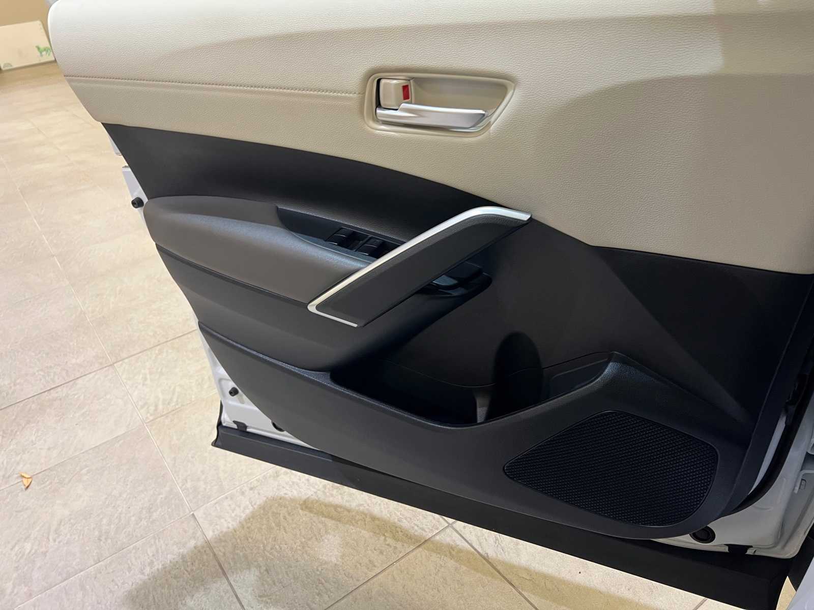 Thumbnail: 2023 Toyota Corolla Cross - 18