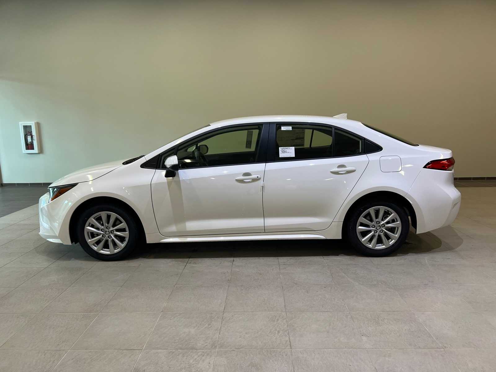 Thumbnail: 2025 Toyota Corolla - 3