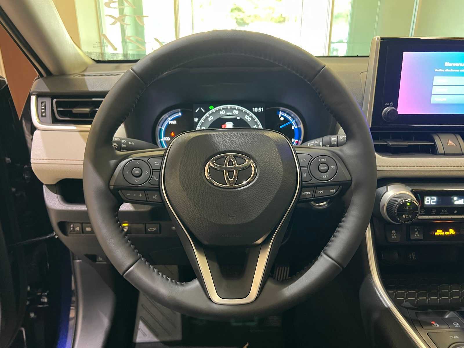 Thumbnail: 2025 Toyota RAV4 - 20