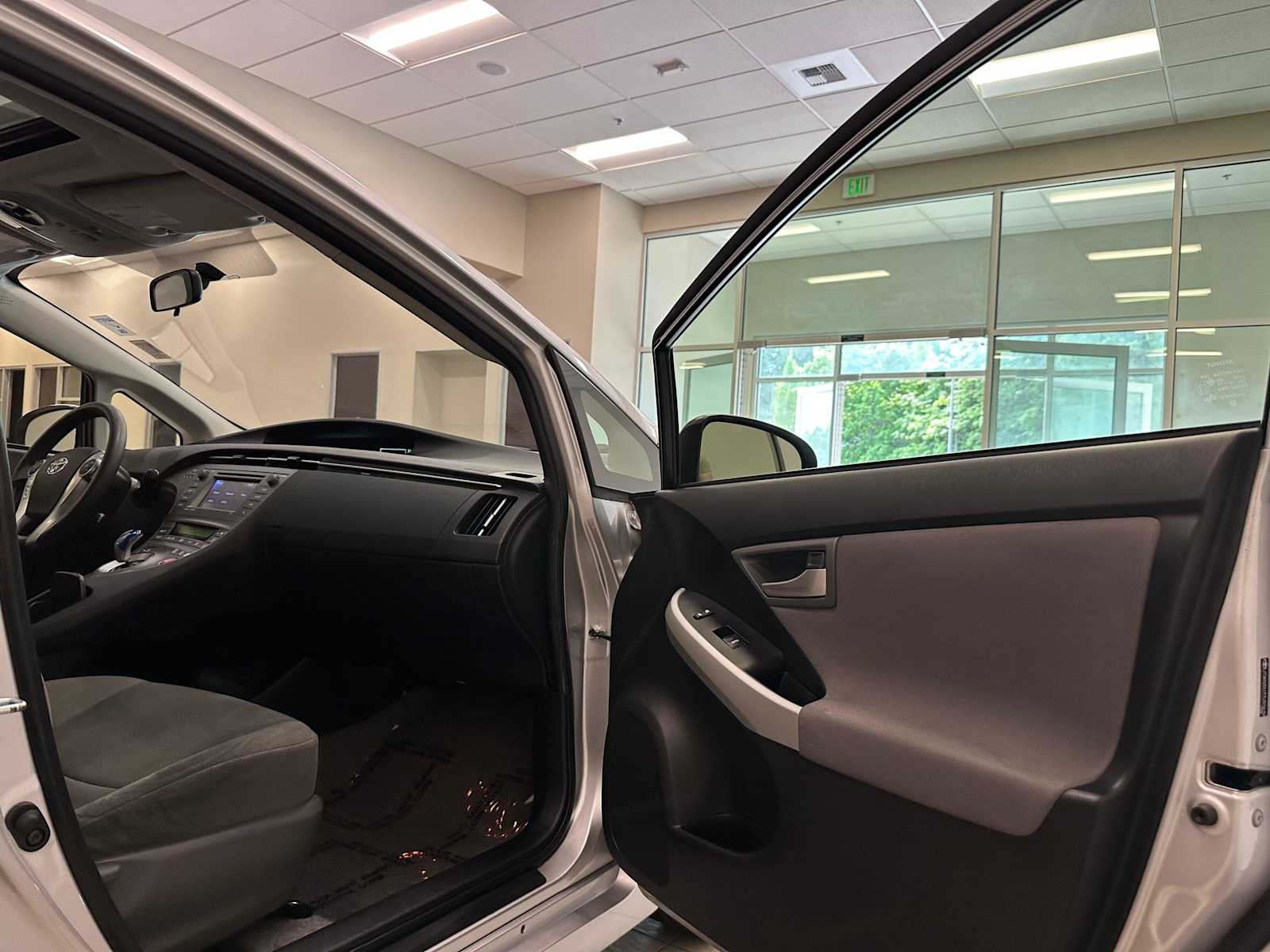 Thumbnail: 2012 Toyota Prius - 26