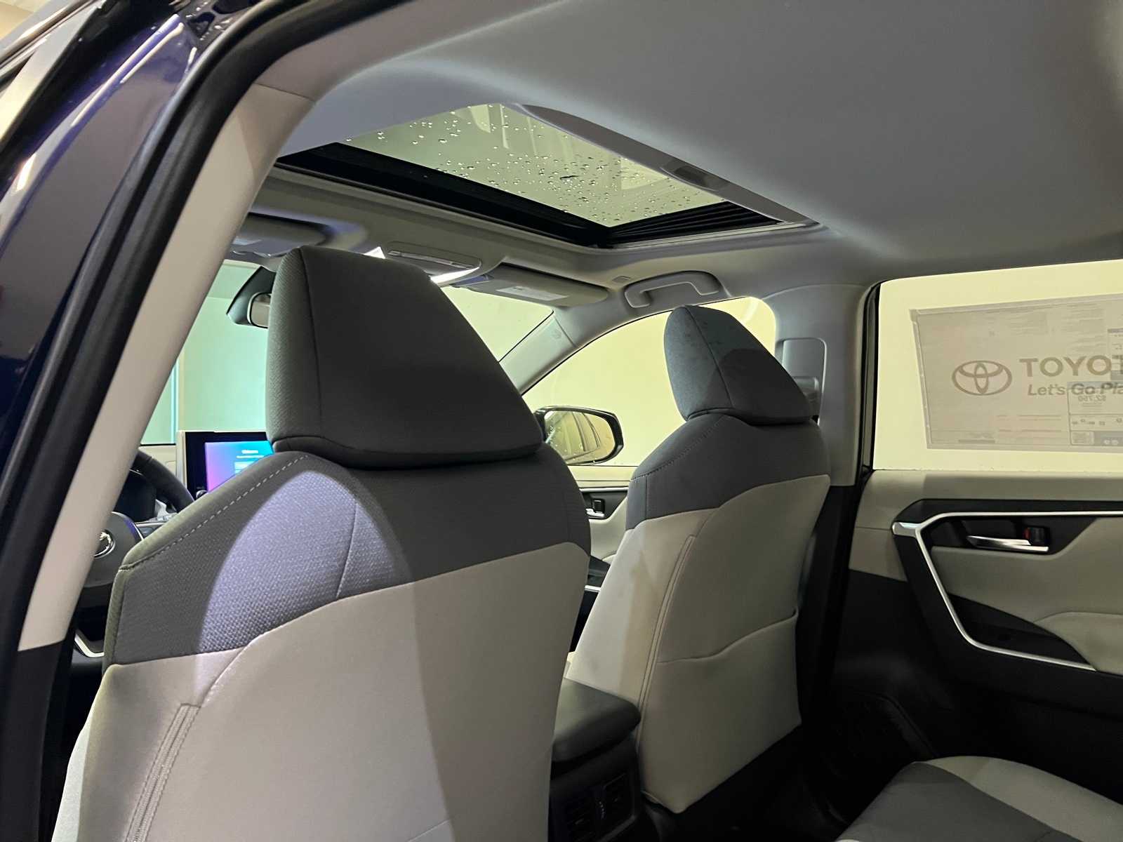 Thumbnail: 2025 Toyota RAV4 - 12