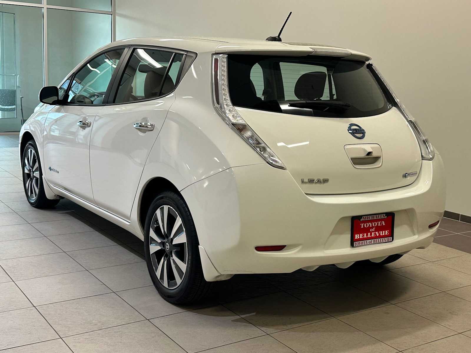 Thumbnail: 2016 Nissan Leaf - 4