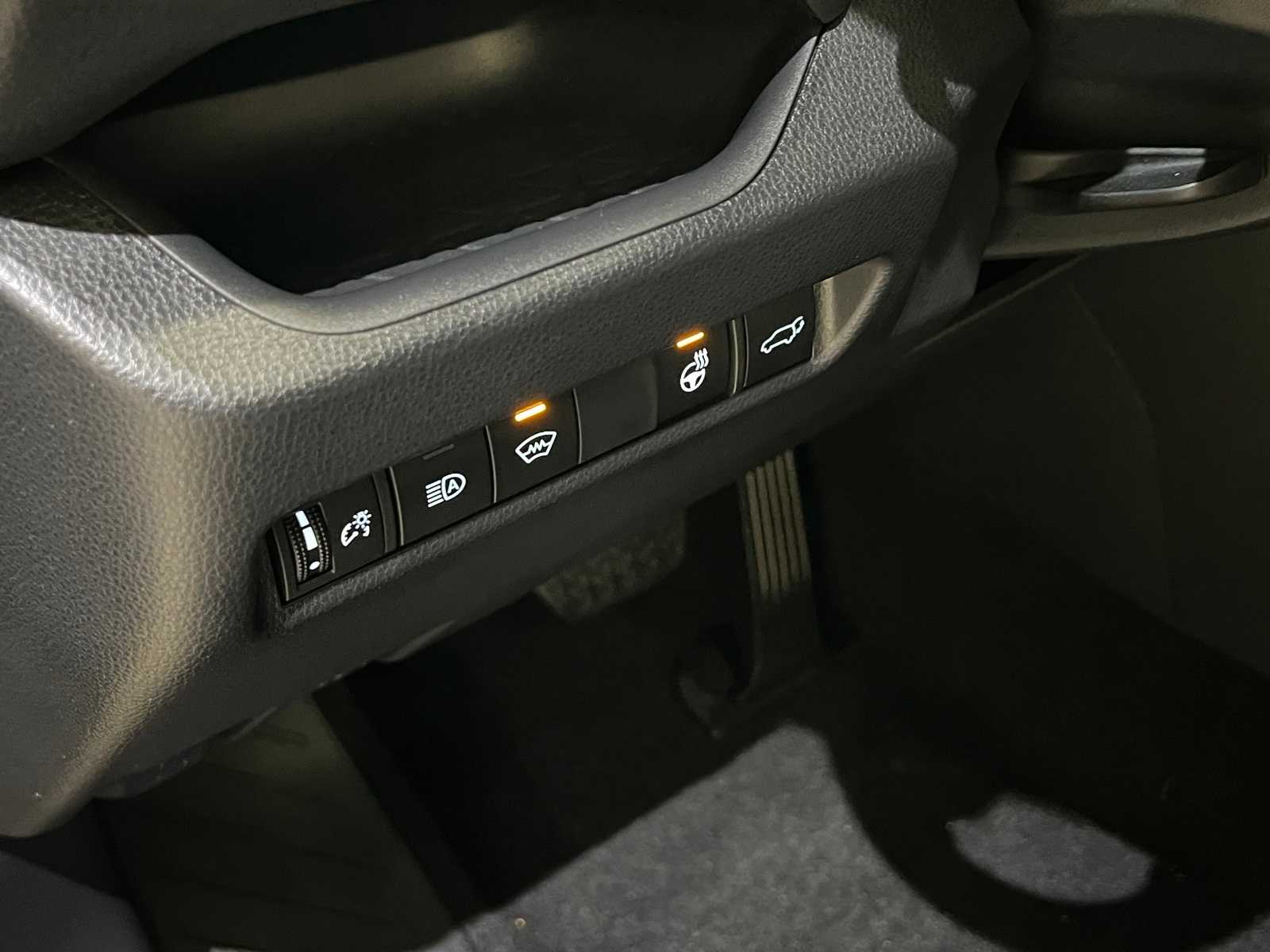 Thumbnail: 2025 Toyota RAV4 - 16