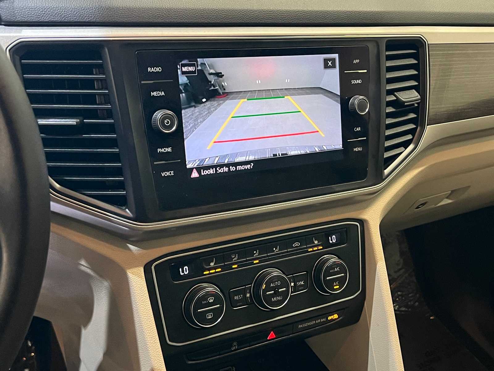 Thumbnail: 2018 Volkswagen Atlas - 25