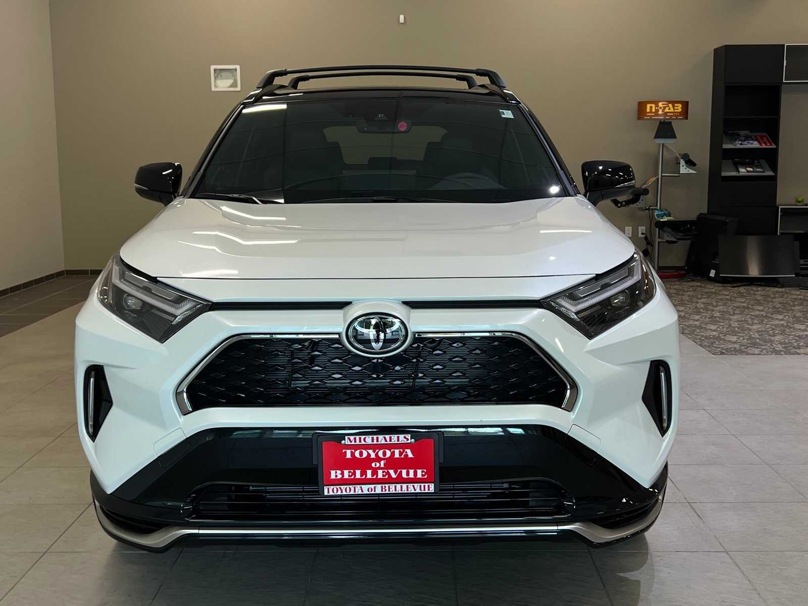 Thumbnail: 2025 Toyota RAV4 - 8