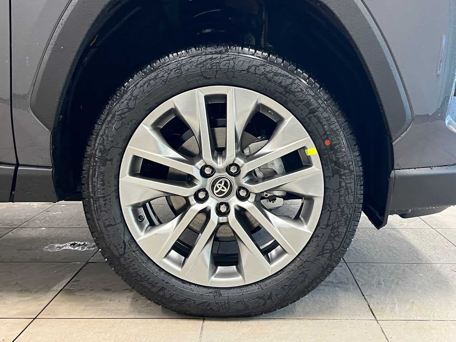 Thumbnail: 2025 Toyota RAV4 - 7