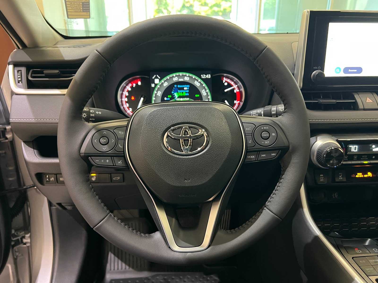 Thumbnail: 2025 Toyota RAV4 - 20