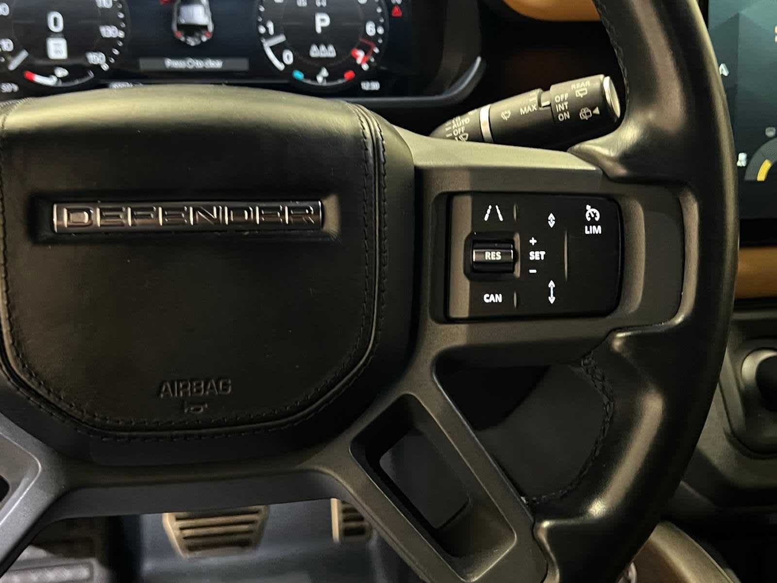 Thumbnail: 2023 Land Rover Defender - 20