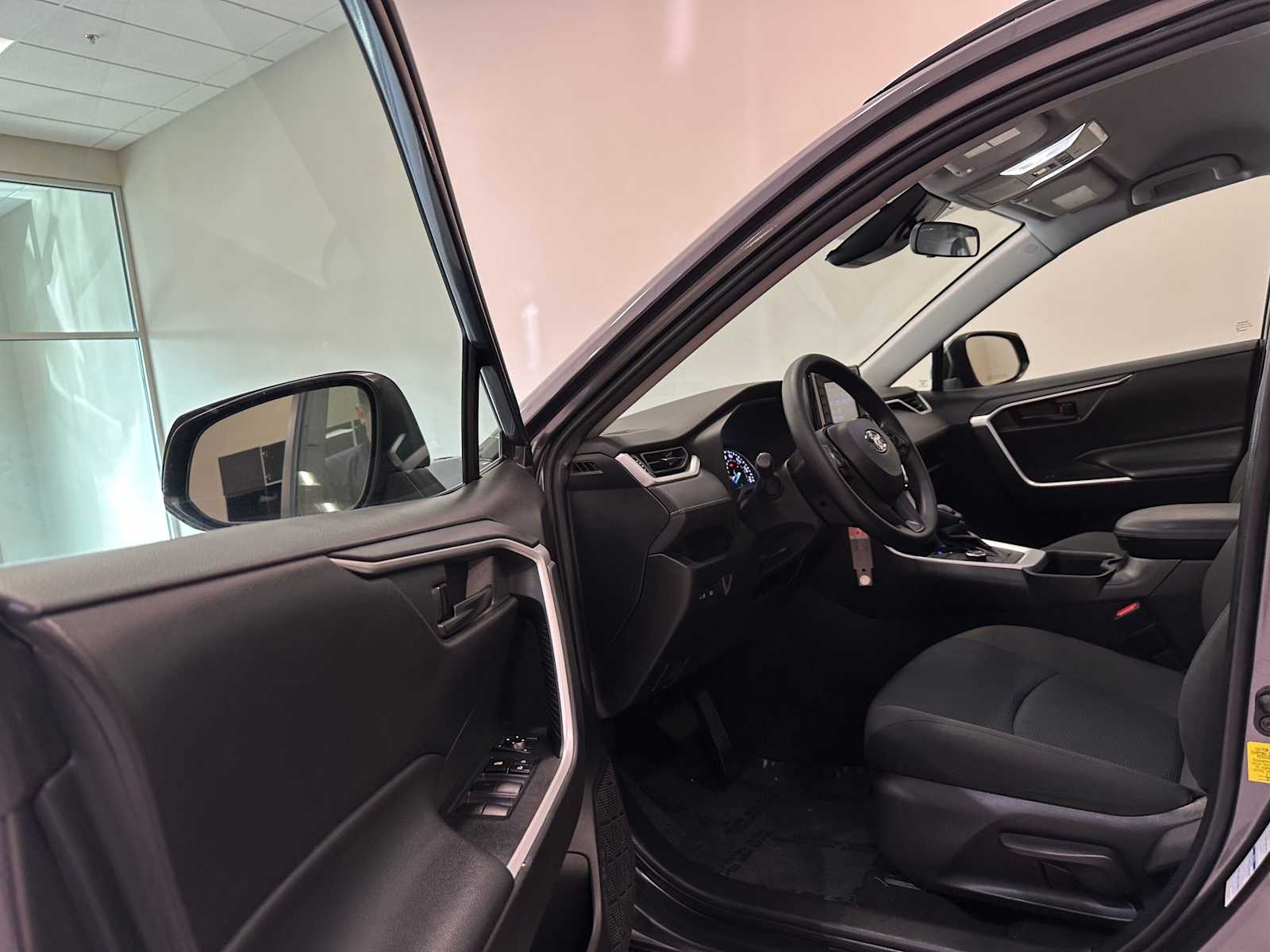 Thumbnail: 2022 Toyota RAV4 - 21