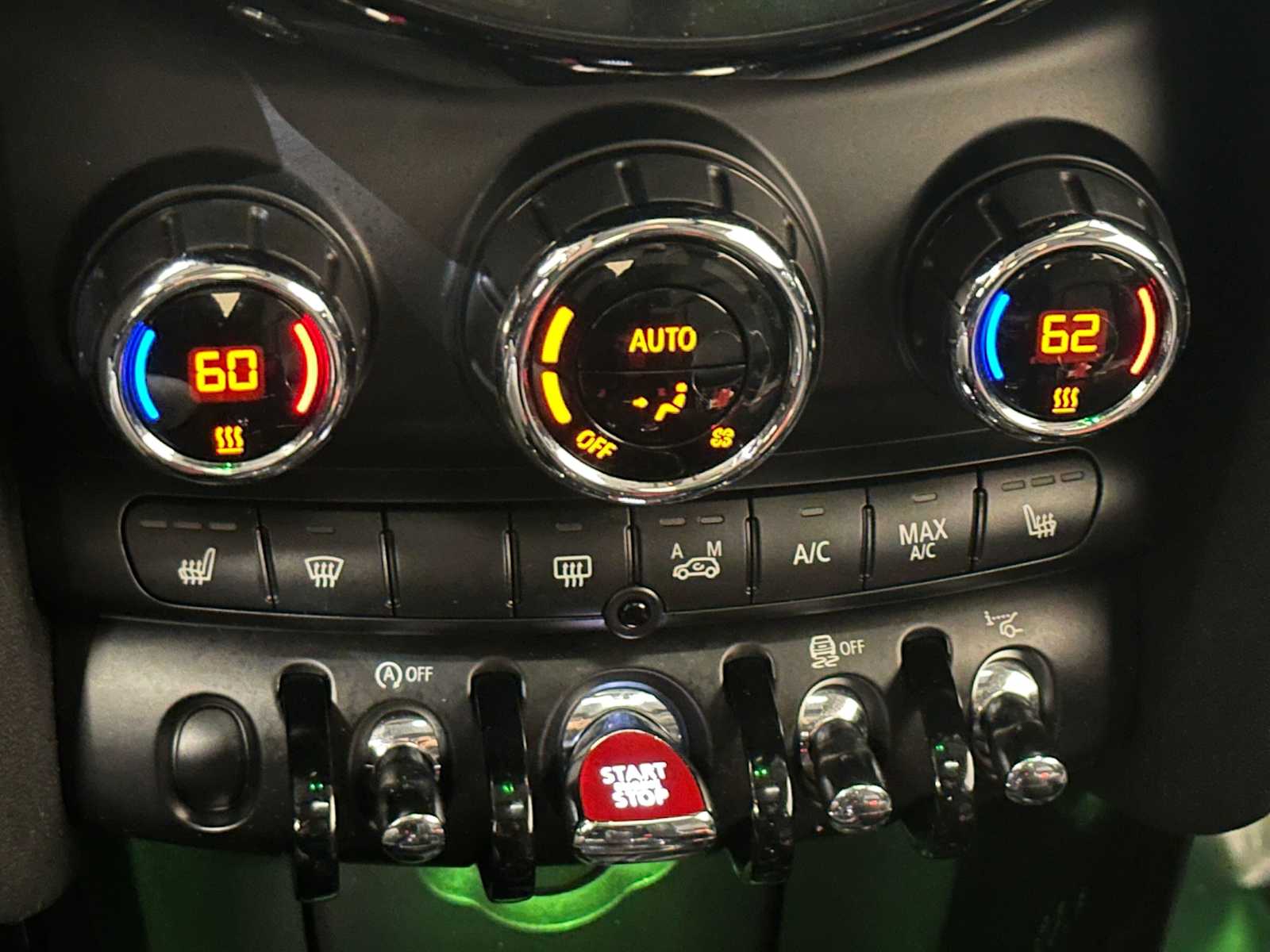 Thumbnail: 2014 MINI Cooper Hardtop - 14