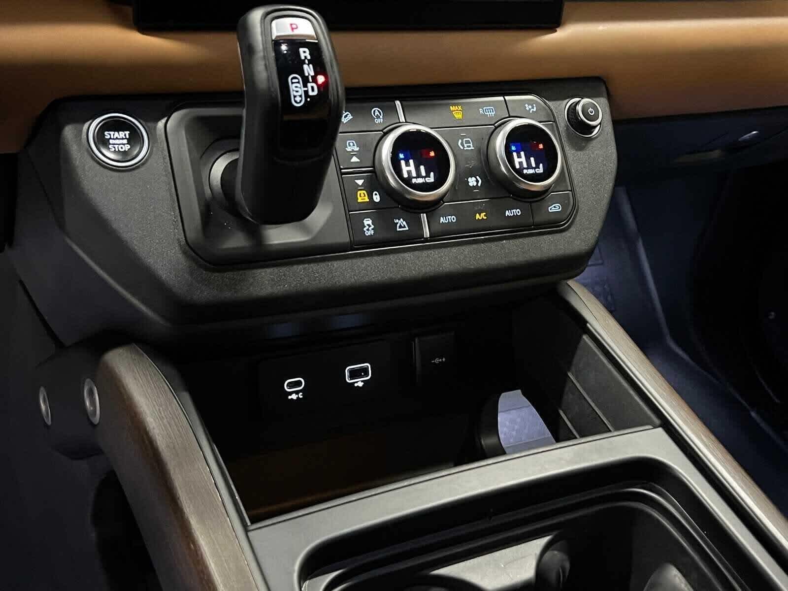 Thumbnail: 2023 Land Rover Defender - 22