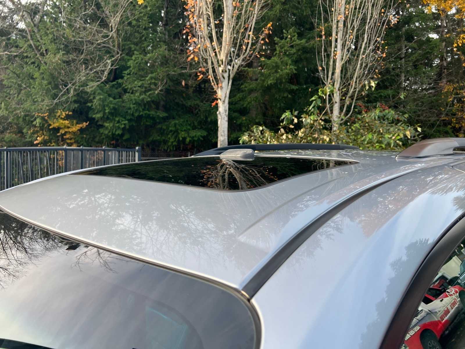 Thumbnail: 2017 Toyota Sienna - 10