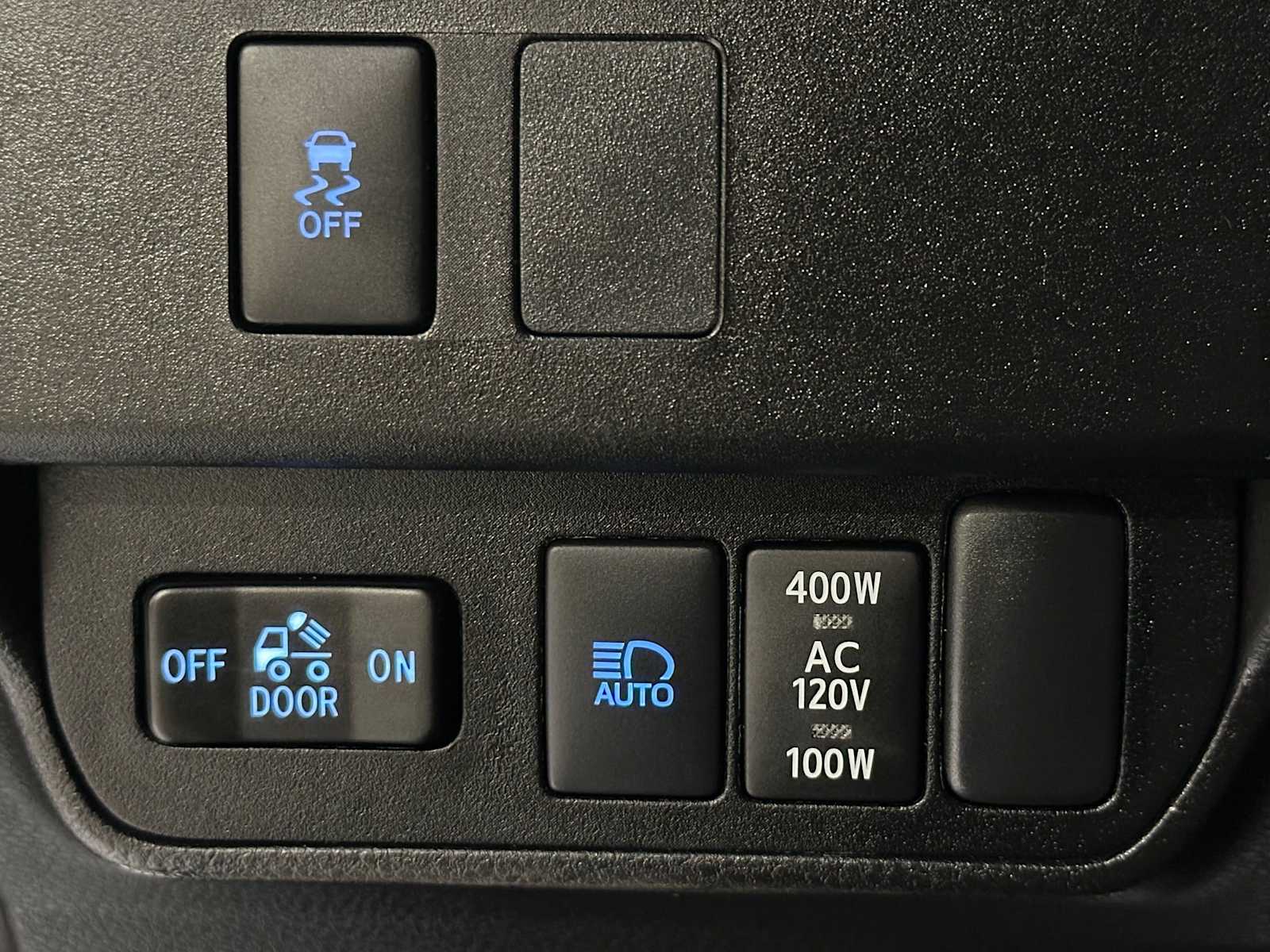 Thumbnail: 2023 Toyota Tacoma - 17