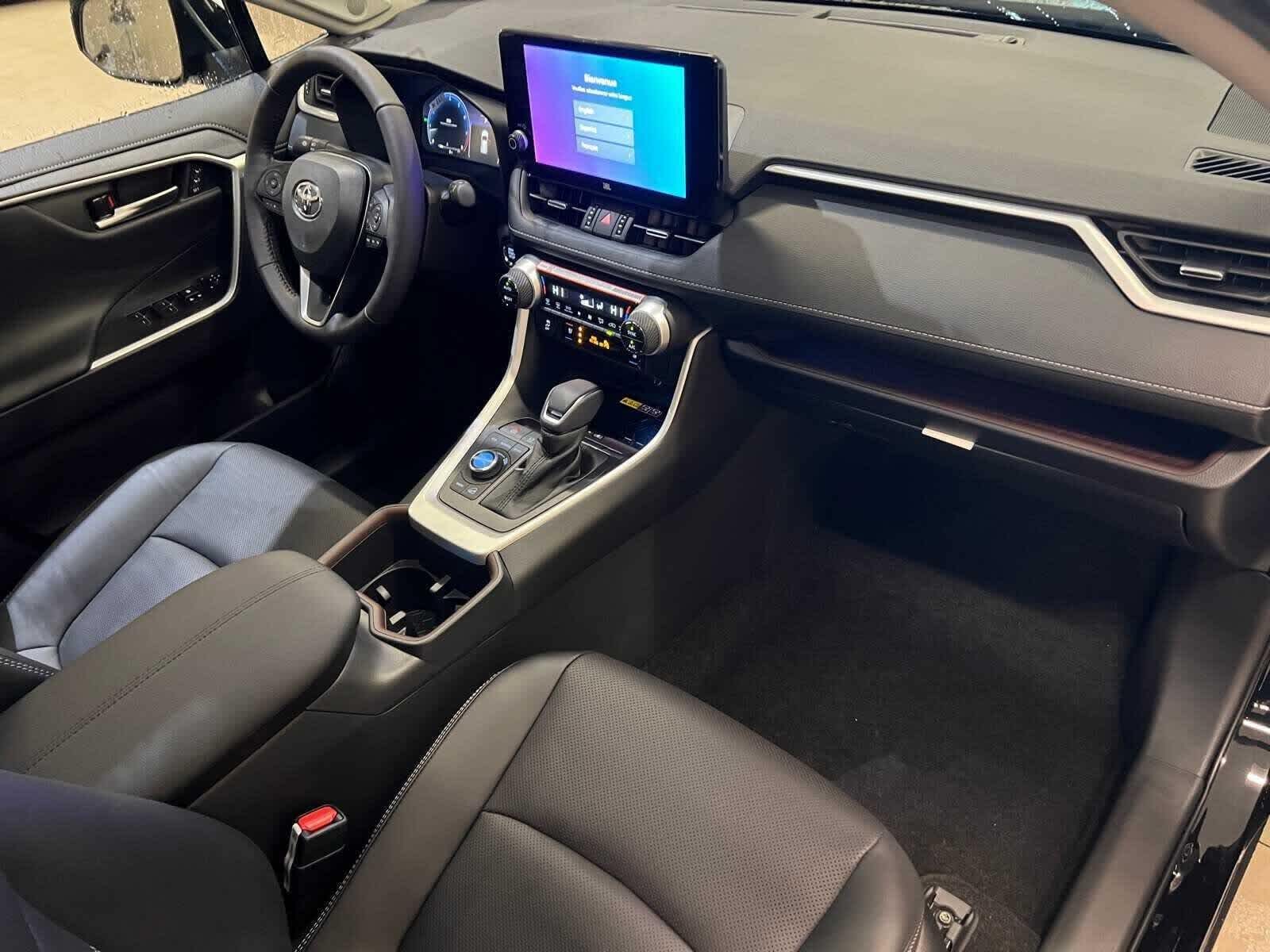 Thumbnail: 2025 Toyota RAV4 - 13