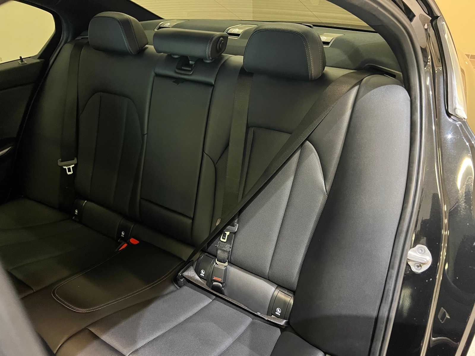 Thumbnail: 2022 BMW 3 Series - 13