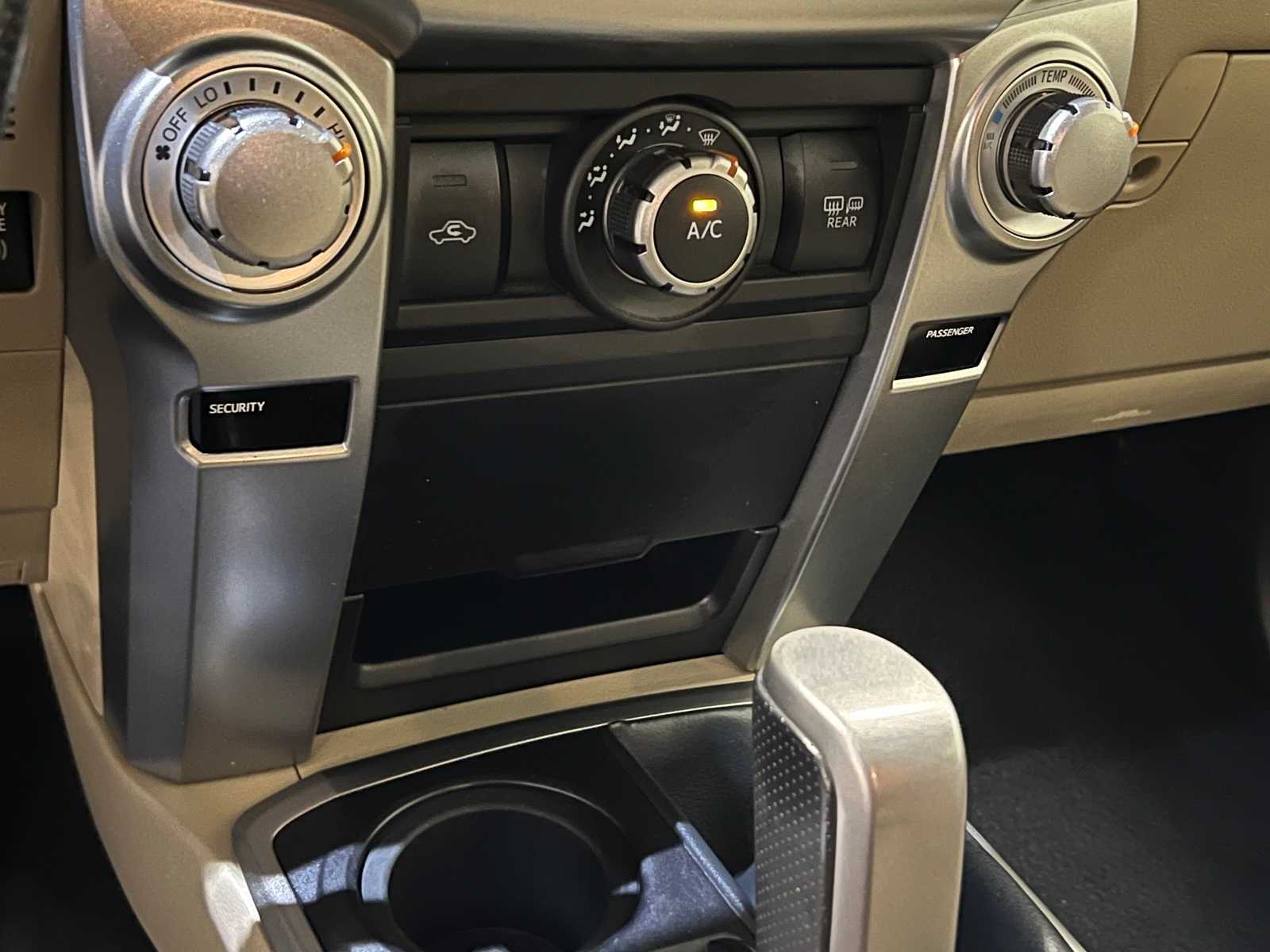 Thumbnail: 2011 Toyota 4Runner - 24