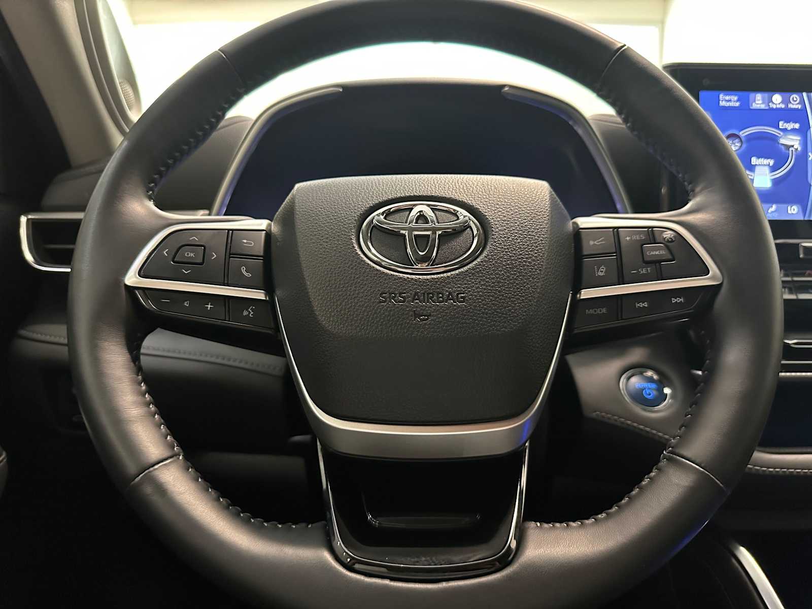 Thumbnail: 2022 Toyota Highlander - 9