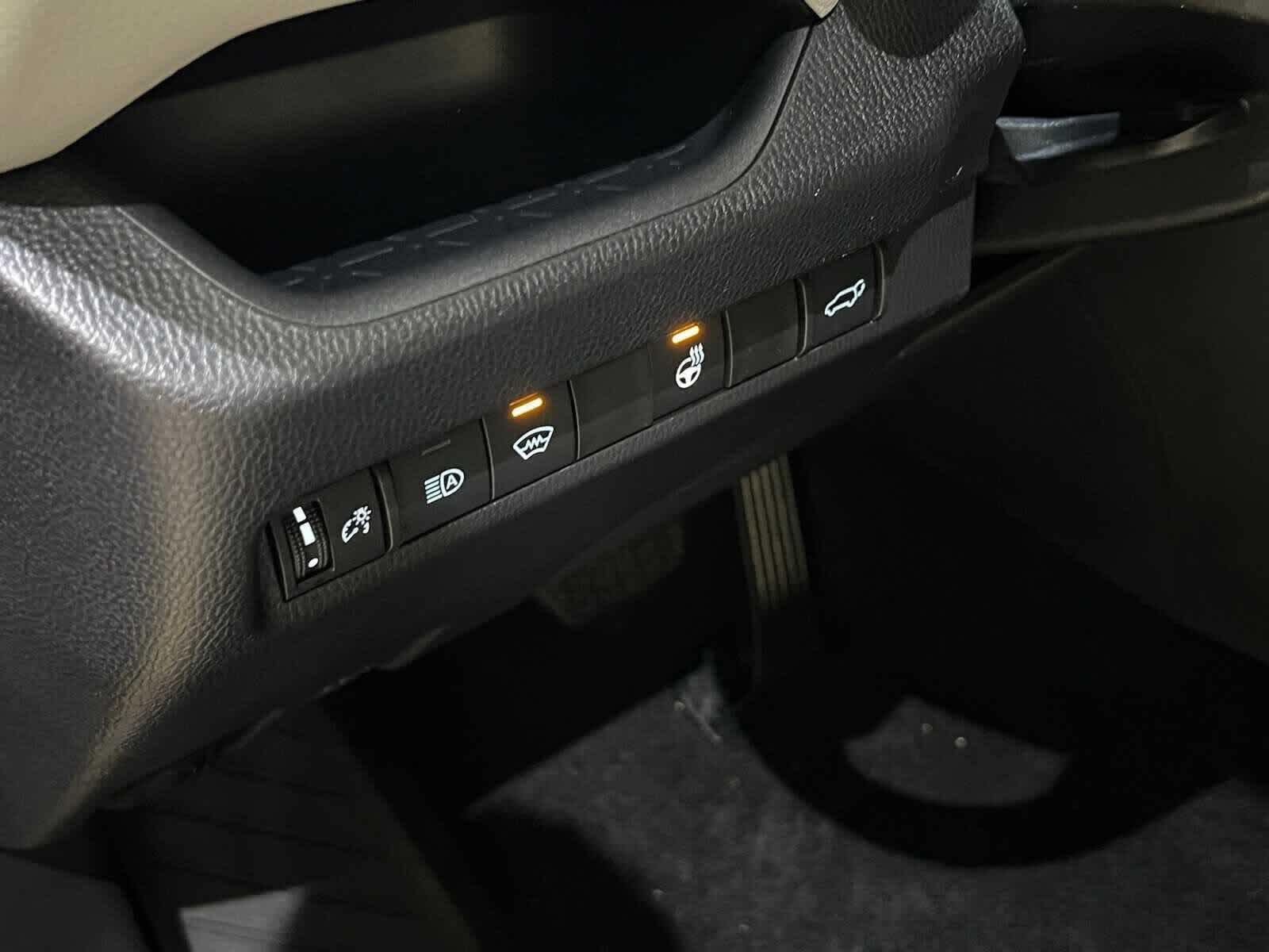 Thumbnail: 2025 Toyota RAV4 - 16