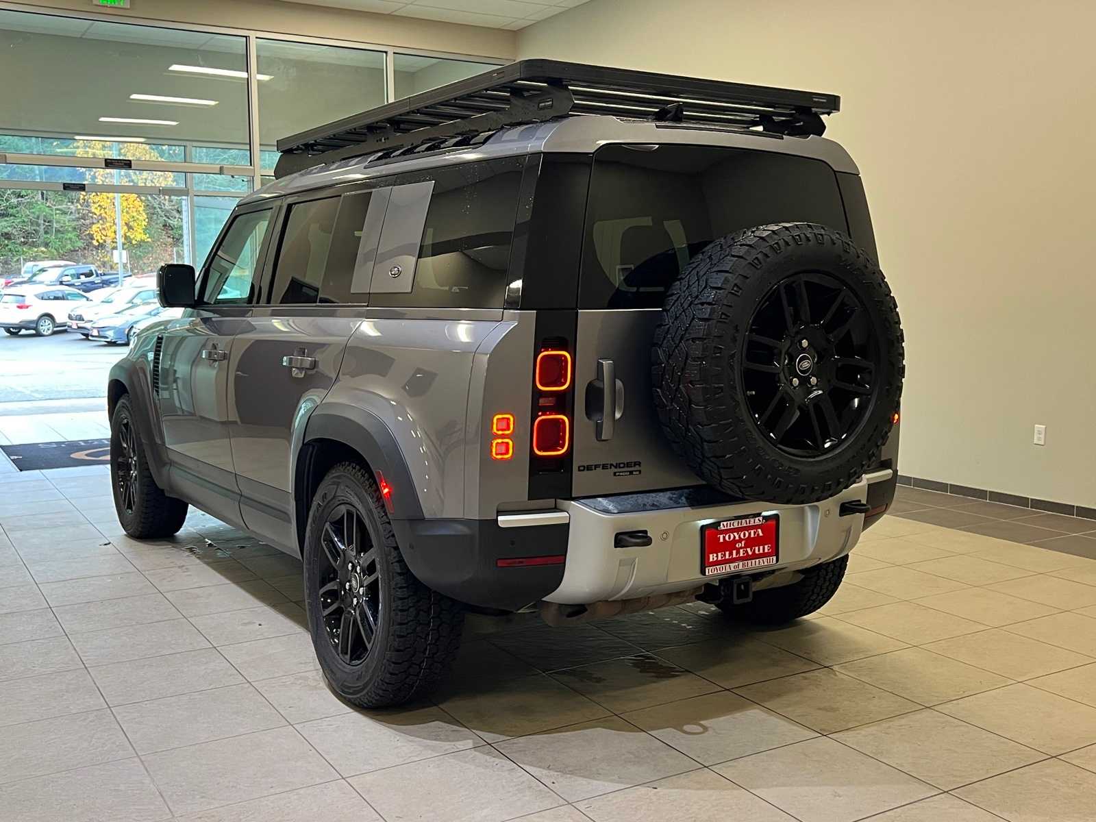 Thumbnail: 2020 Land Rover Defender - 4