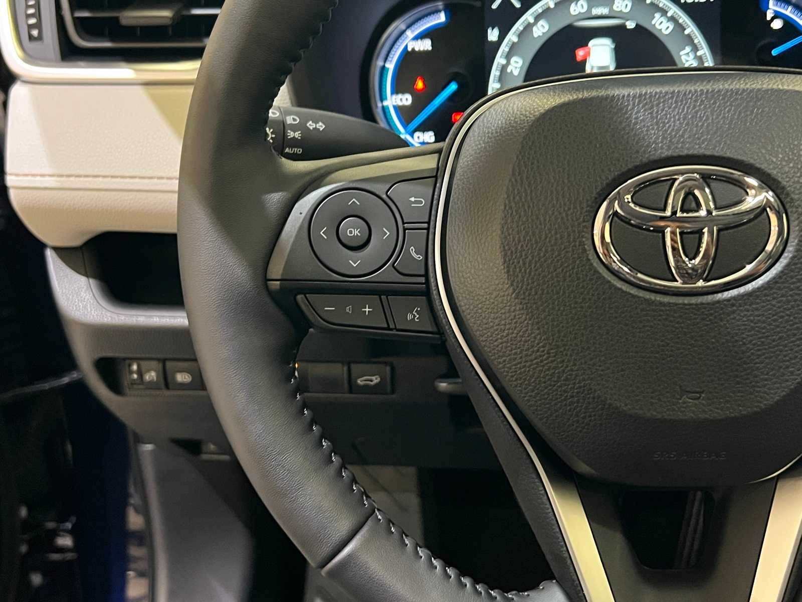 Thumbnail: 2025 Toyota RAV4 - 22