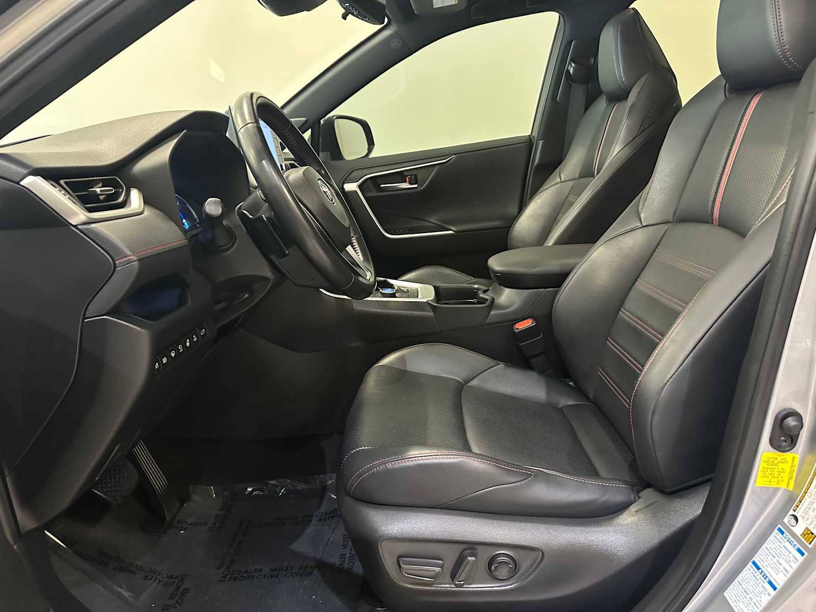 Thumbnail: 2021 Toyota RAV4 - 22
