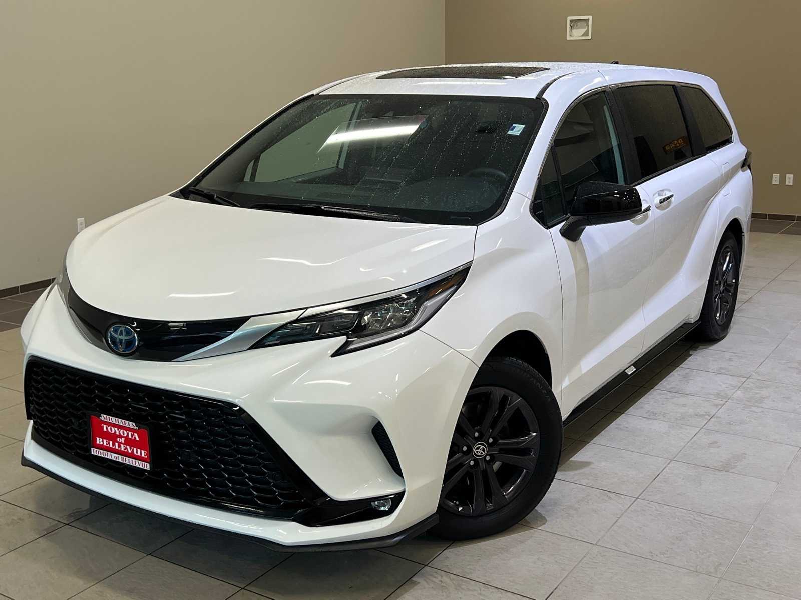 Thumbnail: 2024 Toyota Sienna - 1