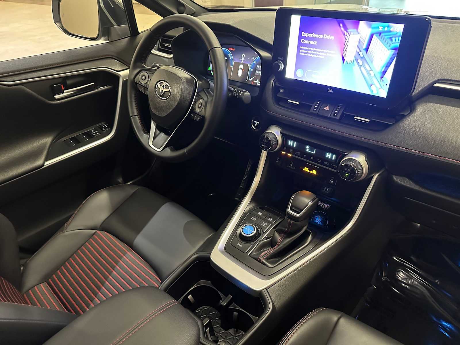 Thumbnail: 2025 Toyota RAV4 - 30