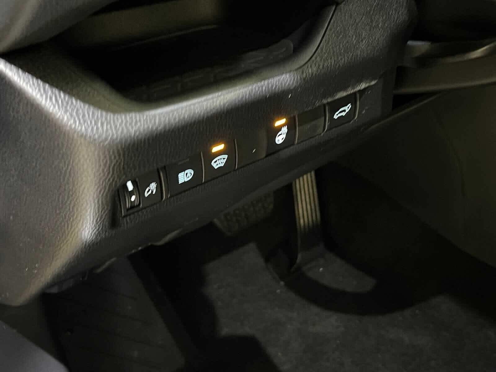 Thumbnail: 2025 Toyota RAV4 - 14