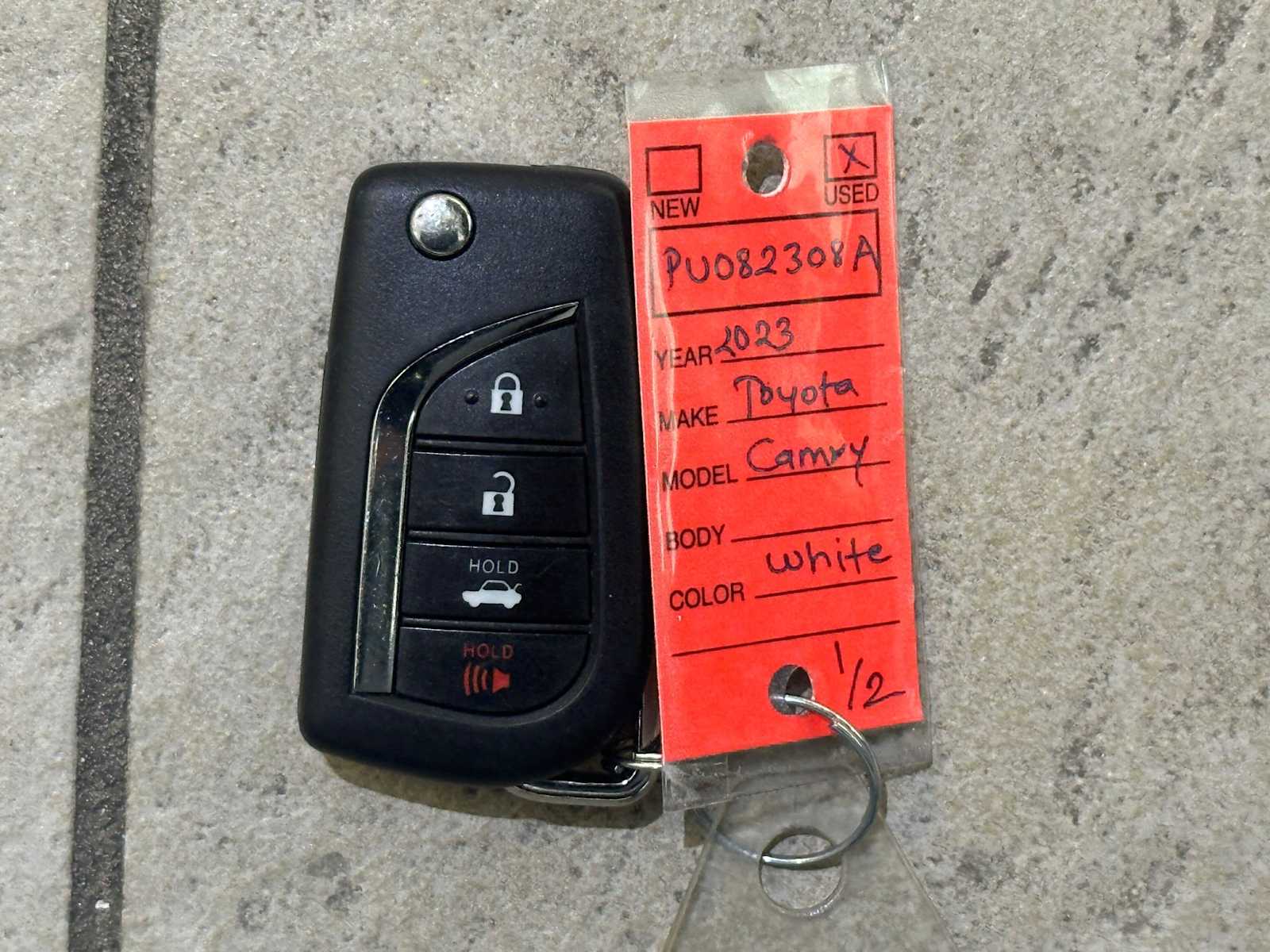 Thumbnail: 2023 Toyota Camry - 30