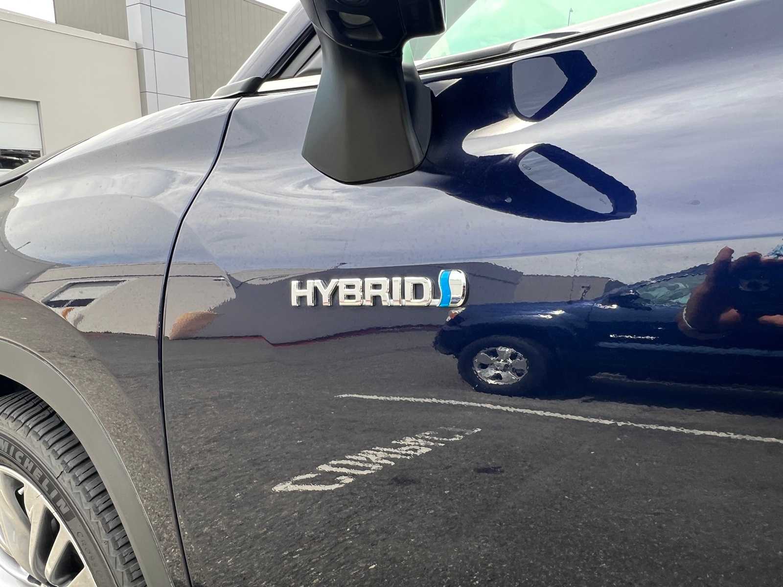 Thumbnail: 2021 Toyota Highlander - 7