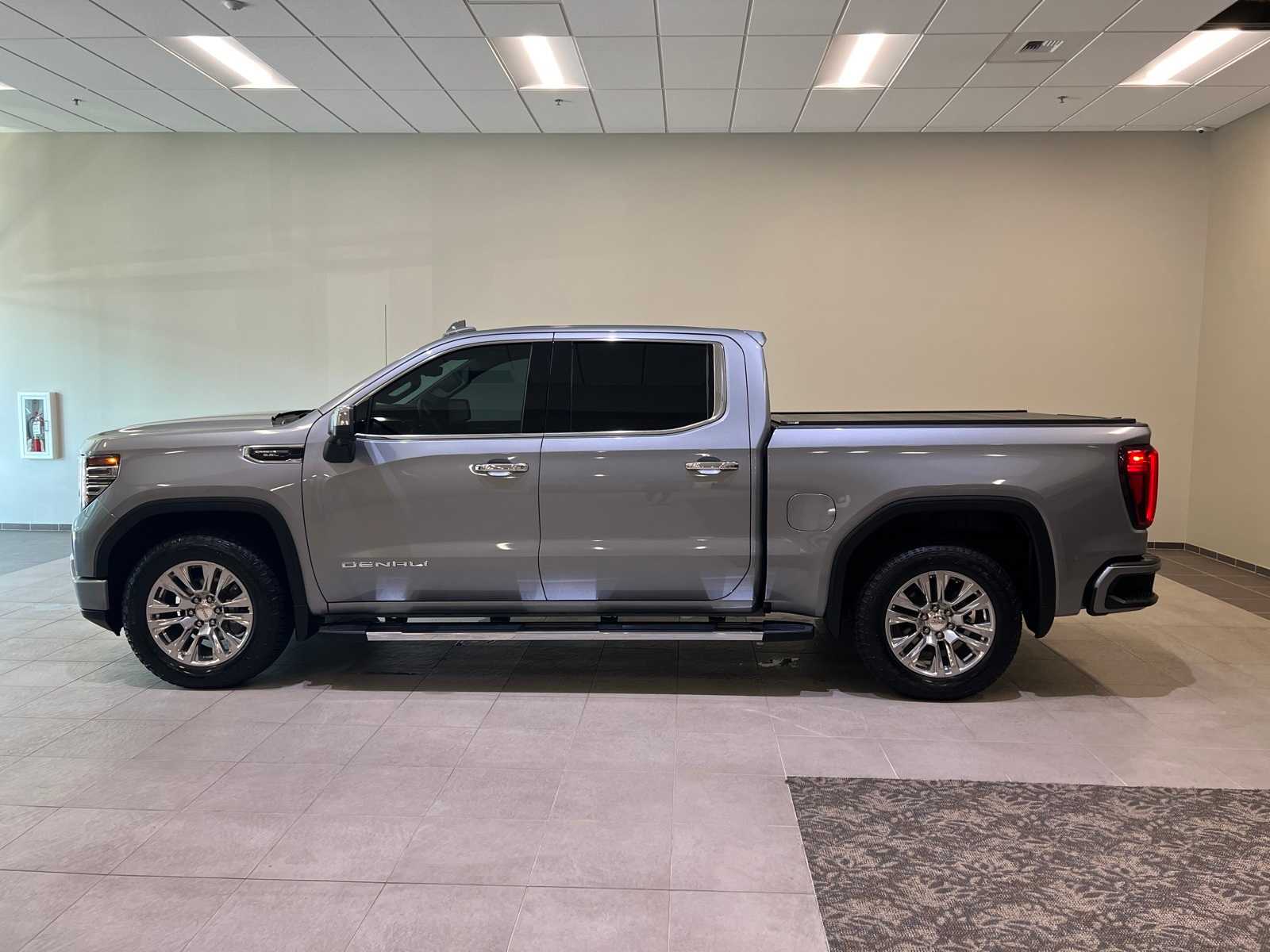 Thumbnail: 2023 GMC Sierra 1500 - 3