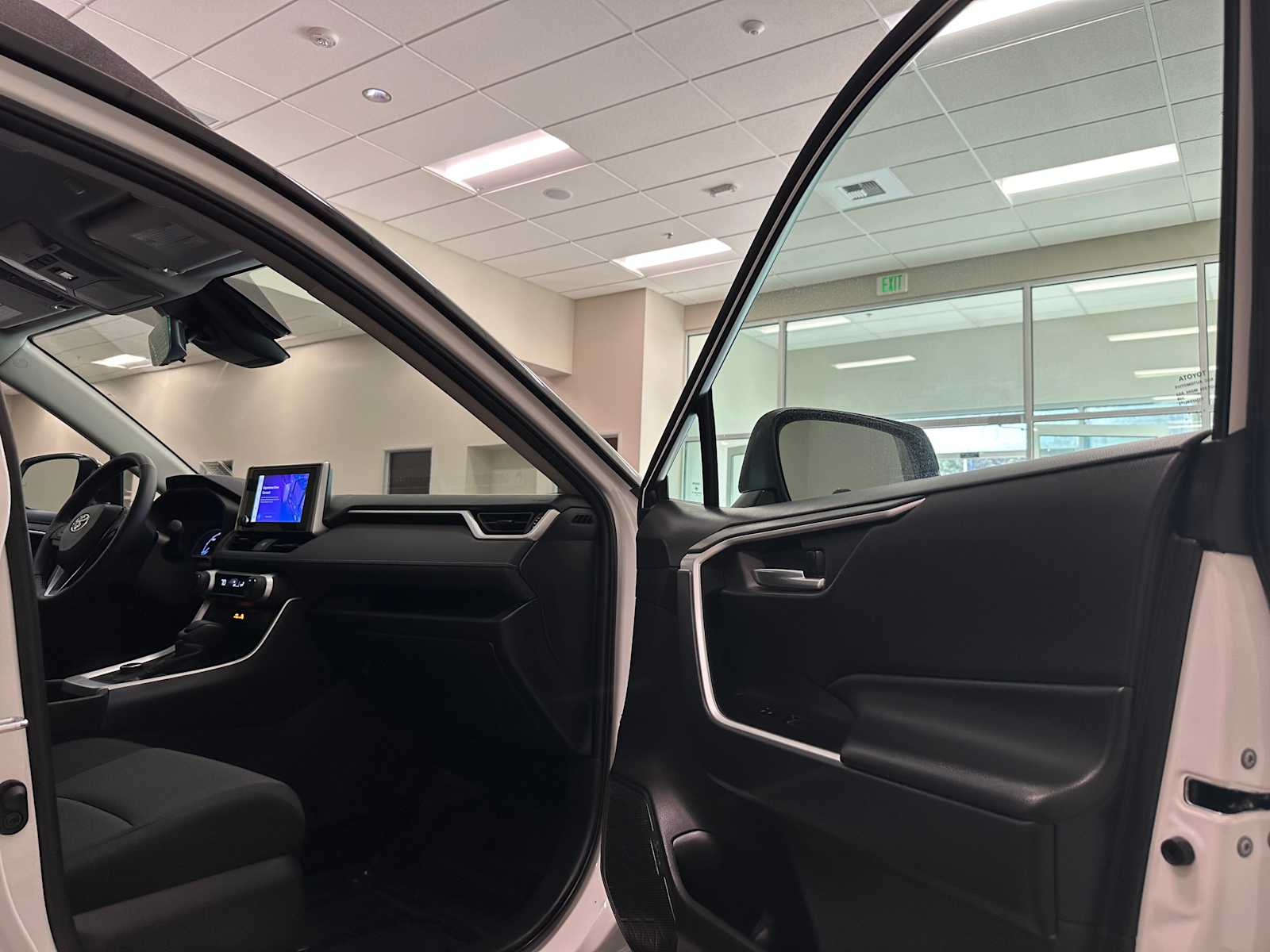 Thumbnail: 2024 Toyota RAV4 - 28