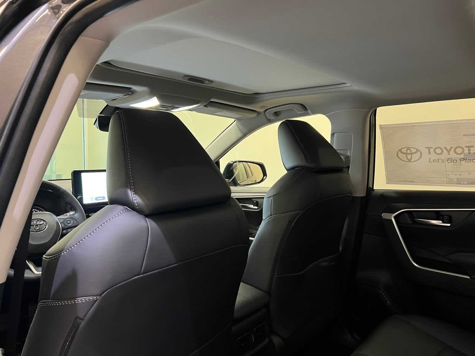 Thumbnail: 2025 Toyota RAV4 - 12