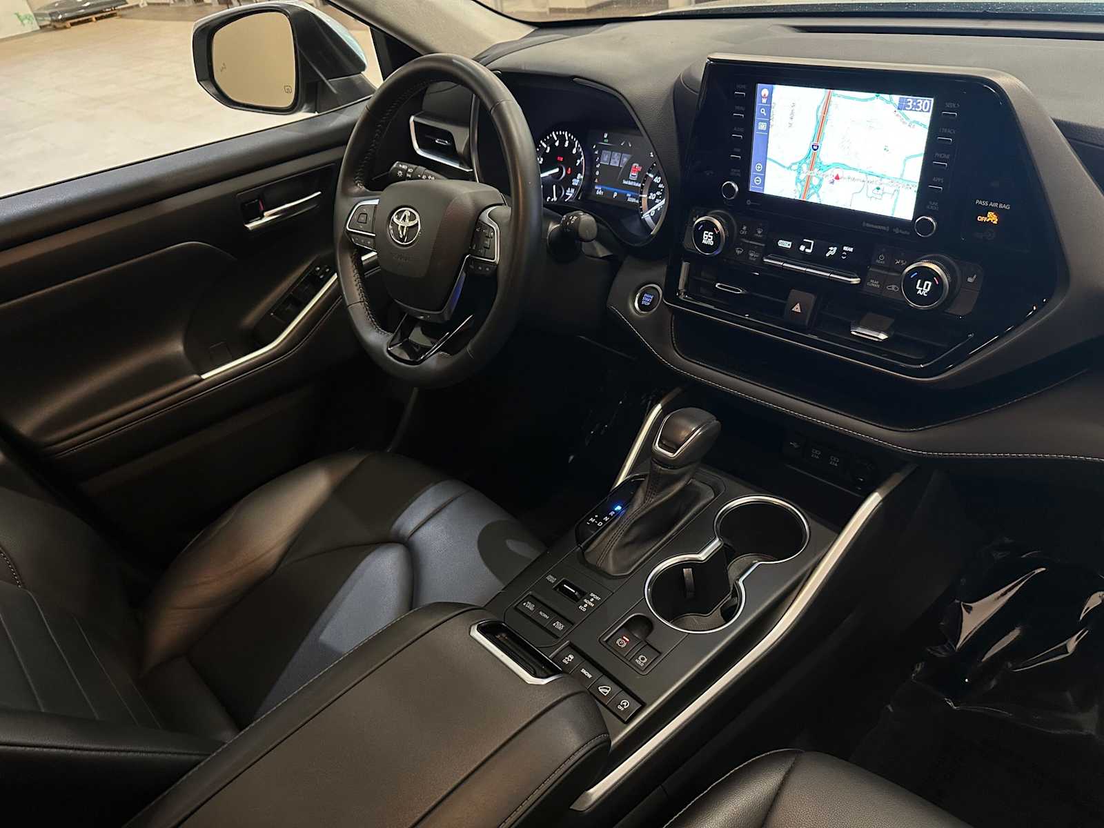 Thumbnail: 2021 Toyota Highlander - 29