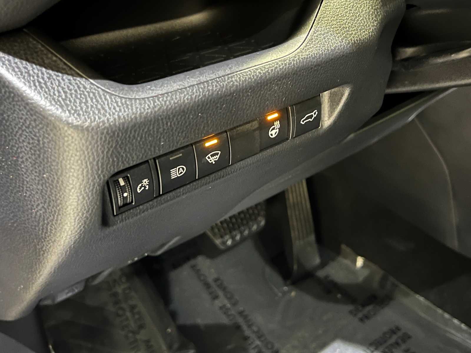 Thumbnail: 2022 Toyota RAV4 - 16