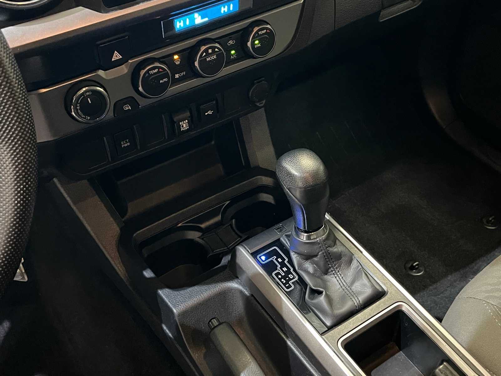 Thumbnail: 2022 Toyota Tacoma - 22