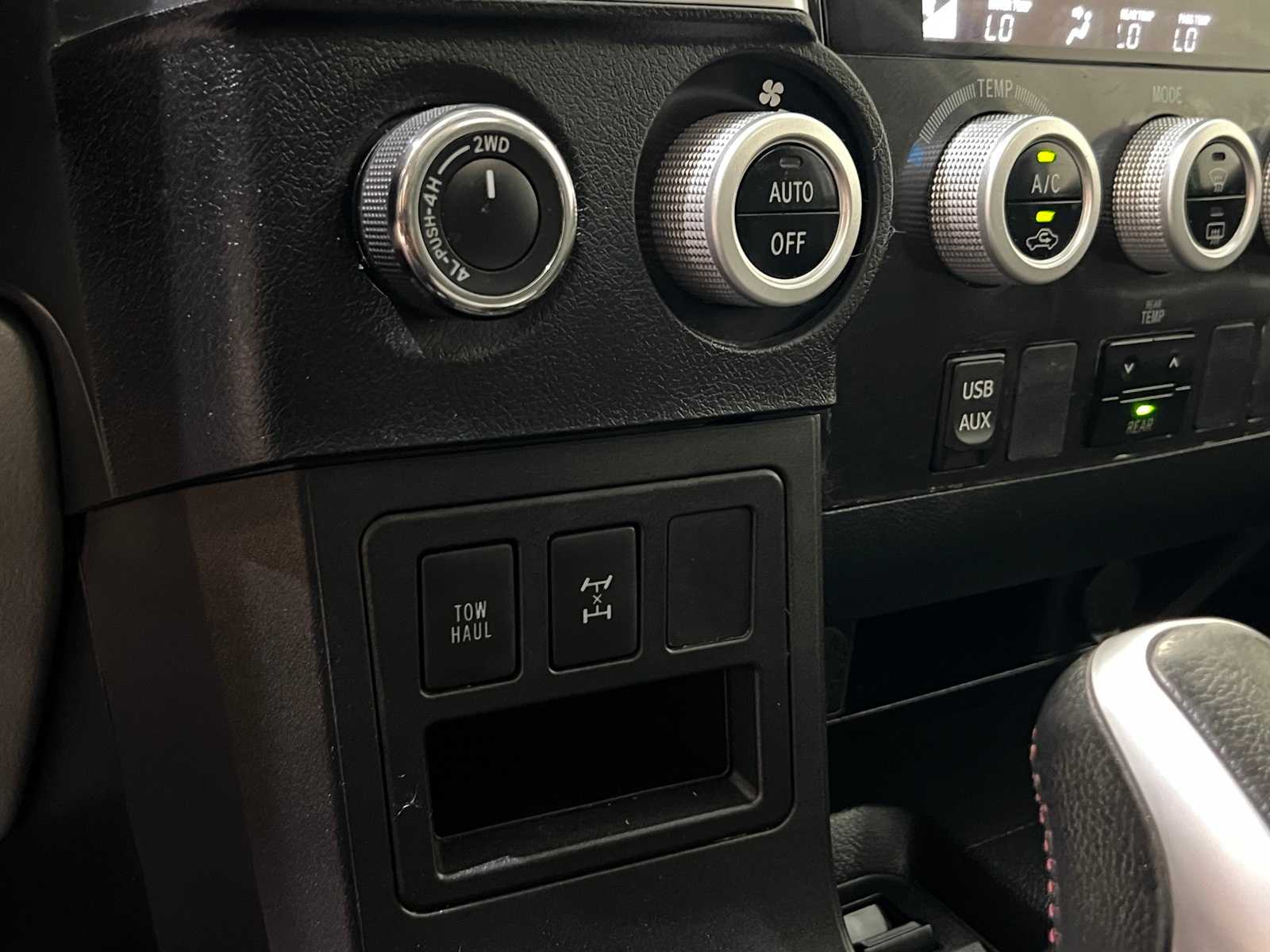 Thumbnail: 2018 Toyota Sequoia - 26