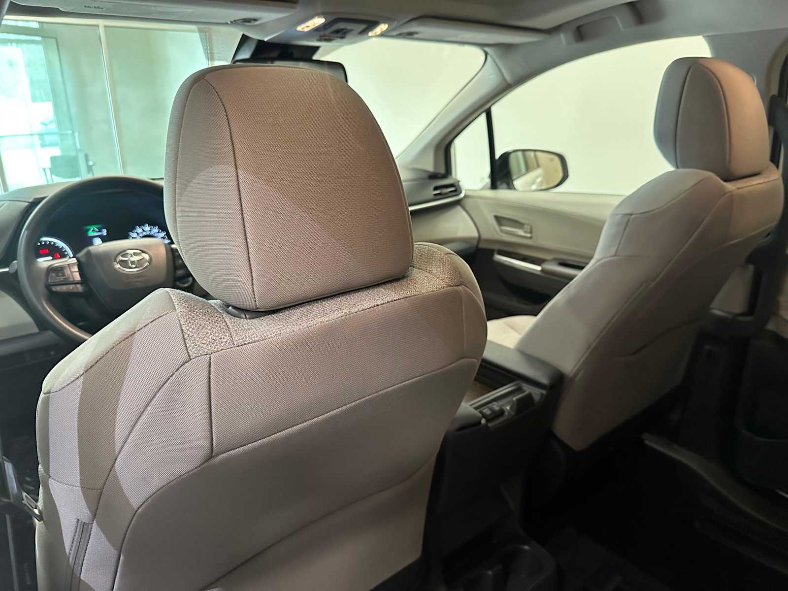 Thumbnail: 2024 Toyota Sienna - 24