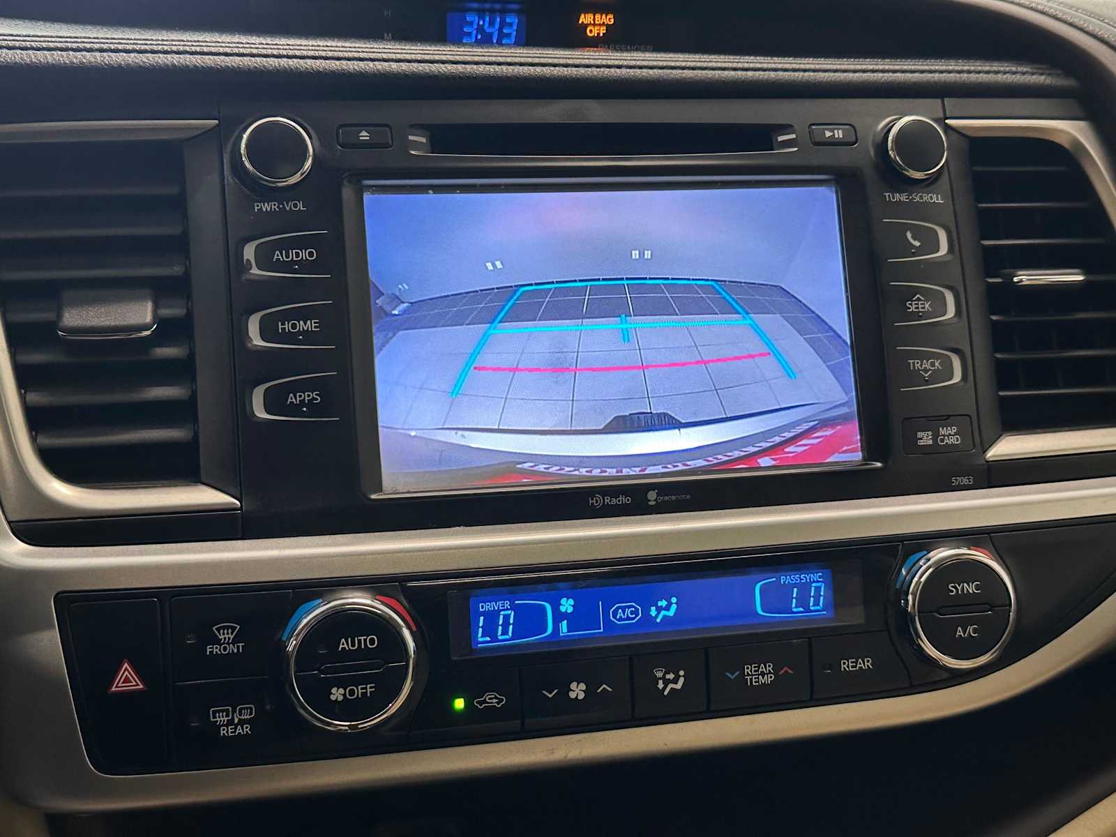 Thumbnail: 2015 Toyota Highlander - 13