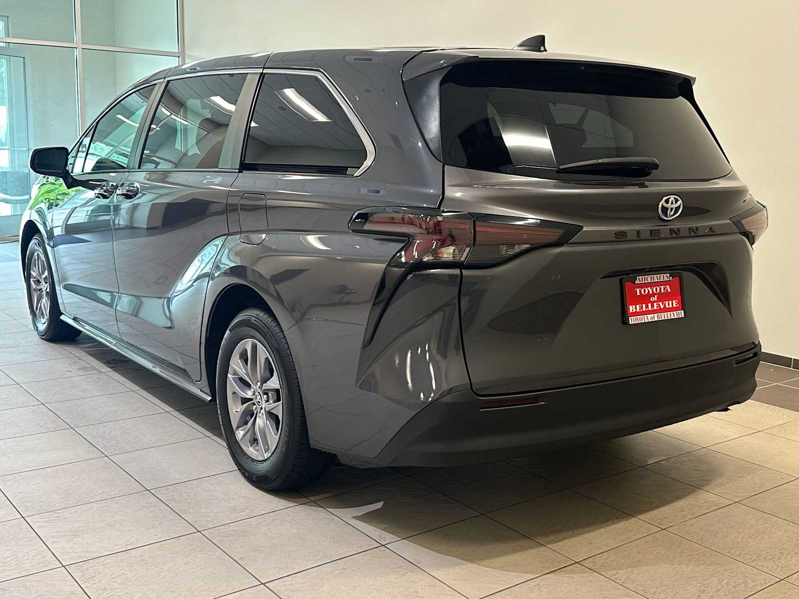 Thumbnail: 2025 Toyota Sienna - 5