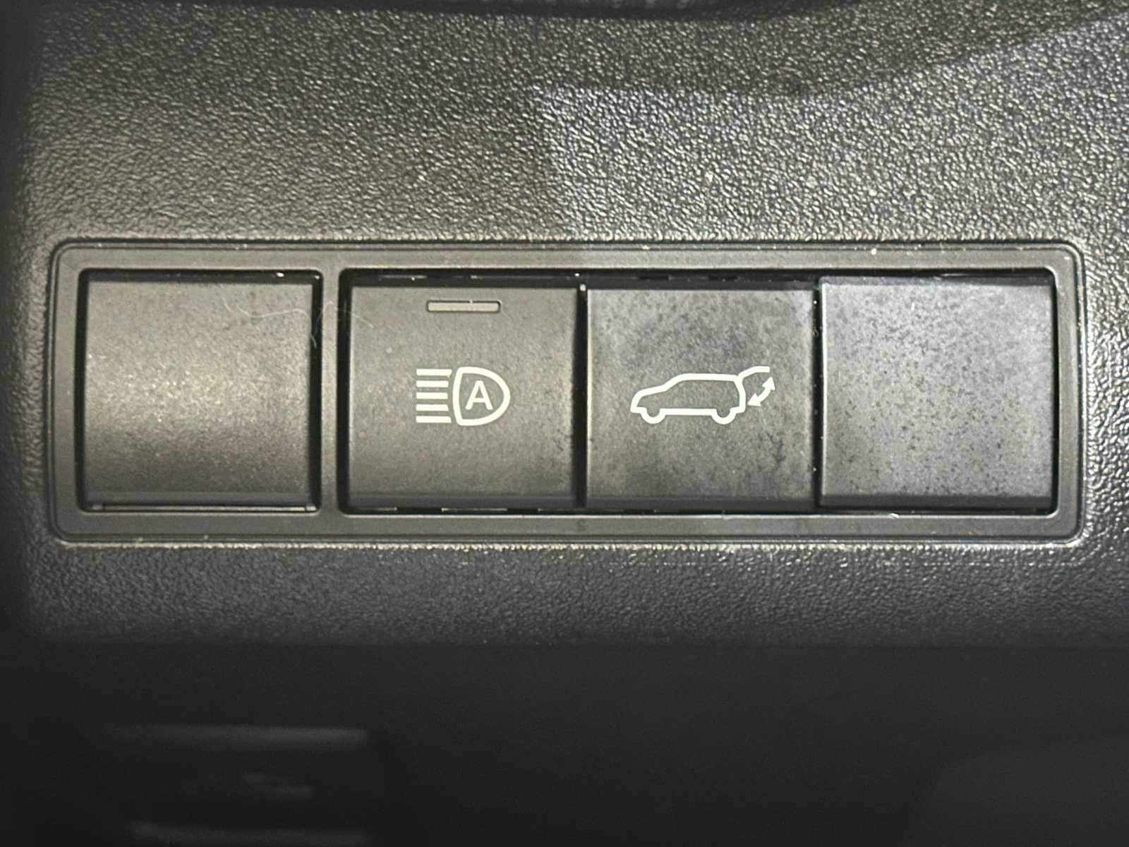 Thumbnail: 2025 Toyota bZ4X - 17