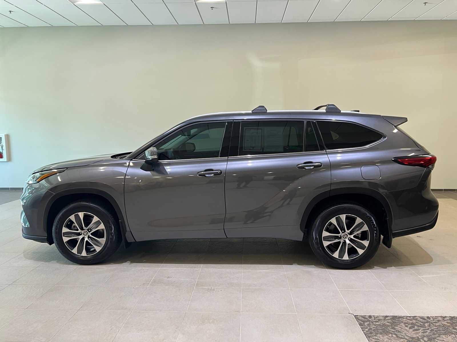 2022 Toyota Highlander XLE 3