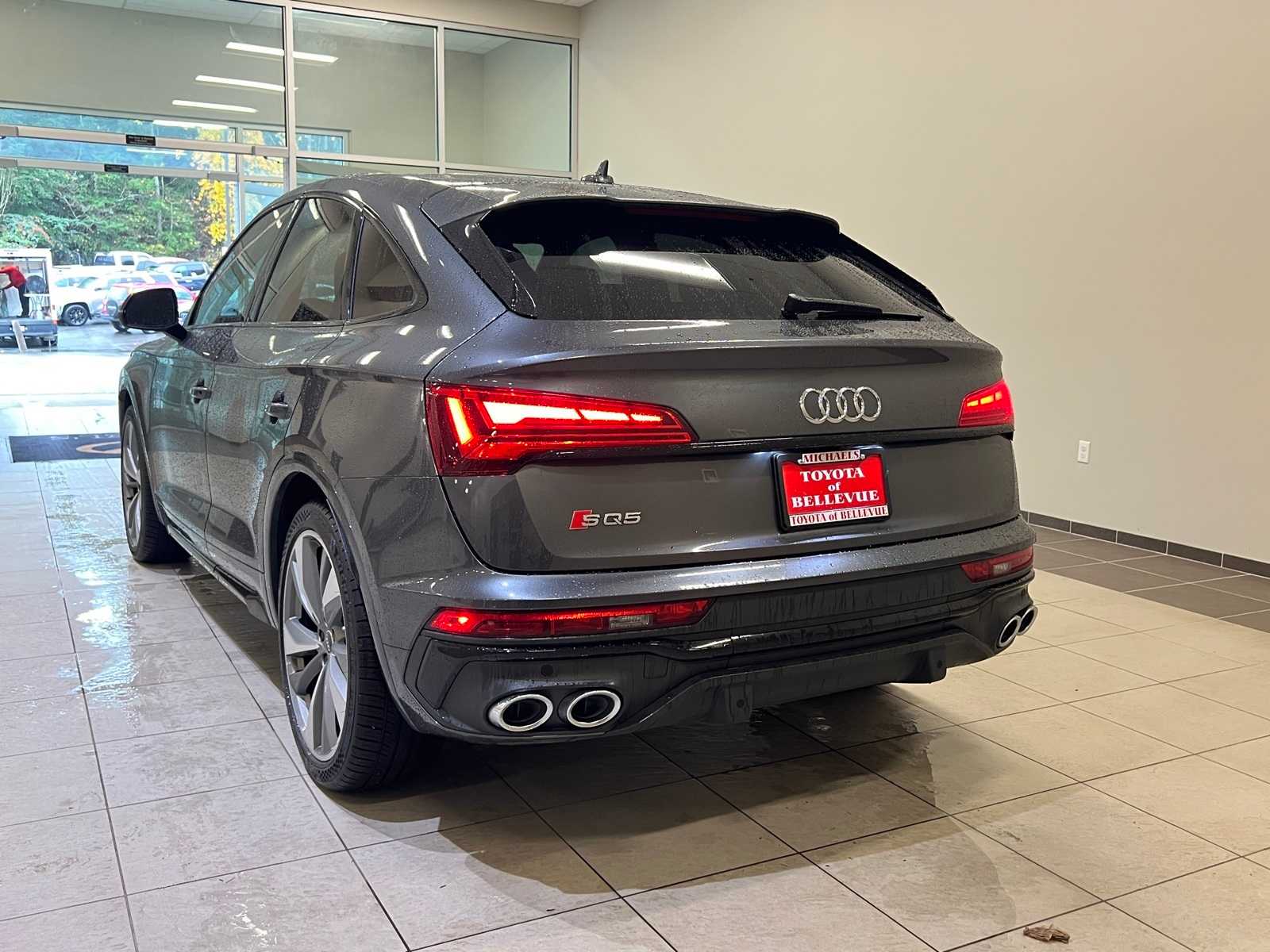 Thumbnail: 2021 Audi SQ5 - 4