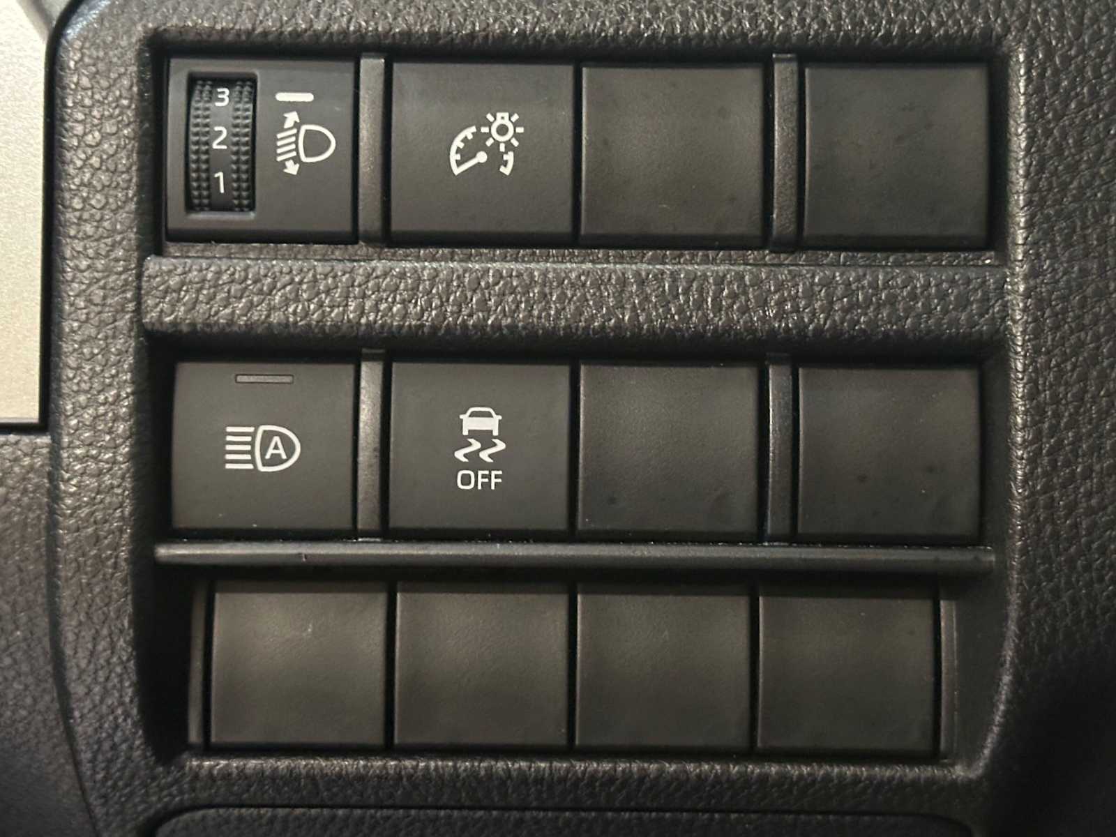 Thumbnail: 2025 Toyota Tacoma - 17